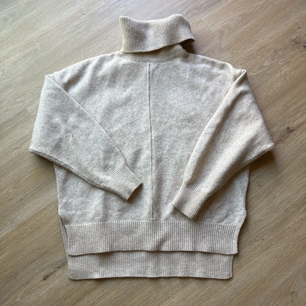 H&M Cream Turtleneck Sweater Small